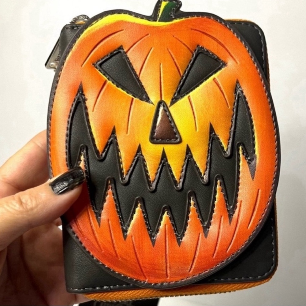 NWT Loungefly Disney Nightmare Before Christmas Cameo Zip Around Wallet Small - Picture 1 of 8